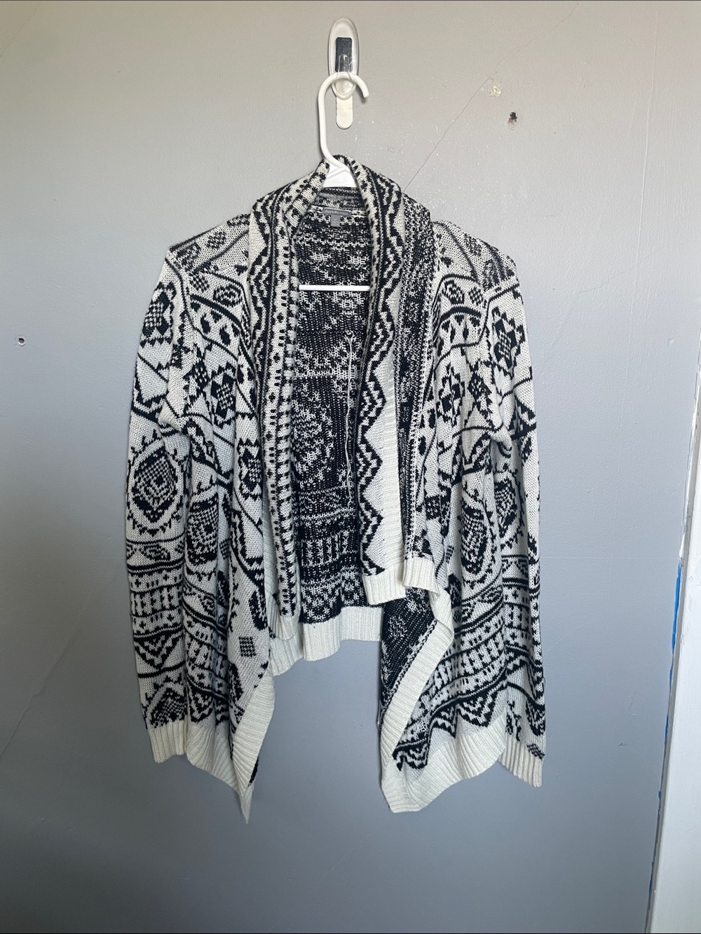 Charlotte Russe M Waterfall Southwestern Scandi Open Front Cardigan Sweater